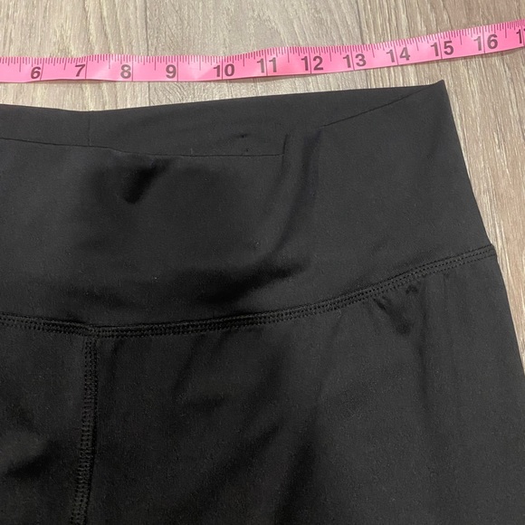 Ladies Raiders Yoga Pants - Picture 4 of 6